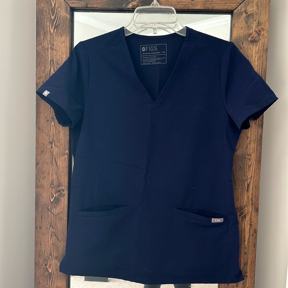 Figs Casma Three-Pocket Scrub Top